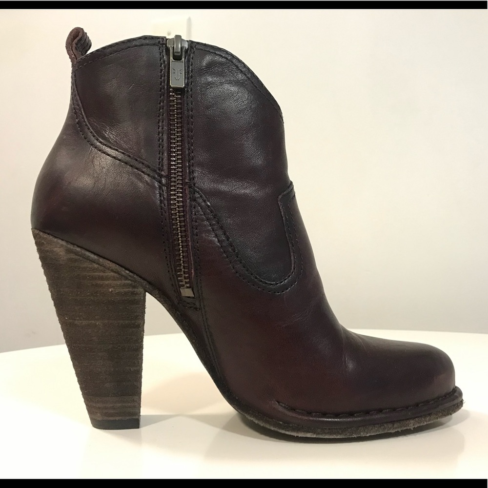 MADELINE SHORT FRYE BOOTS - Size 8.5!! New!!